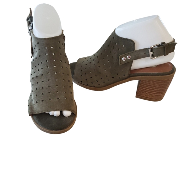 Steve Madden Leather Ginelle Olive Green Bootie Size 7.5 - Picture 9 of 16